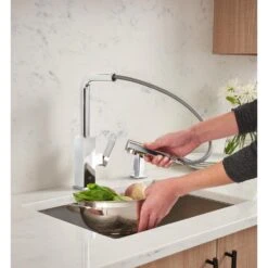 Tallinn Single-Handle Pull-Out Sprayer Kitchen Faucet With Soap Dispenser In StarLight Chrome -Alliee Bath And Faucet Shop 4e944a33f689b2c05fd4b1d8ced33389 1800x1800